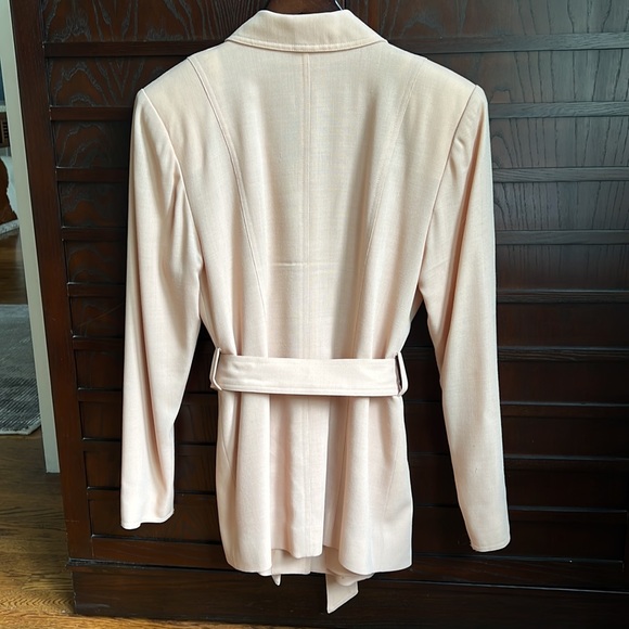 Bebe light peach 90s suit jacket. - Picture 6 of 7